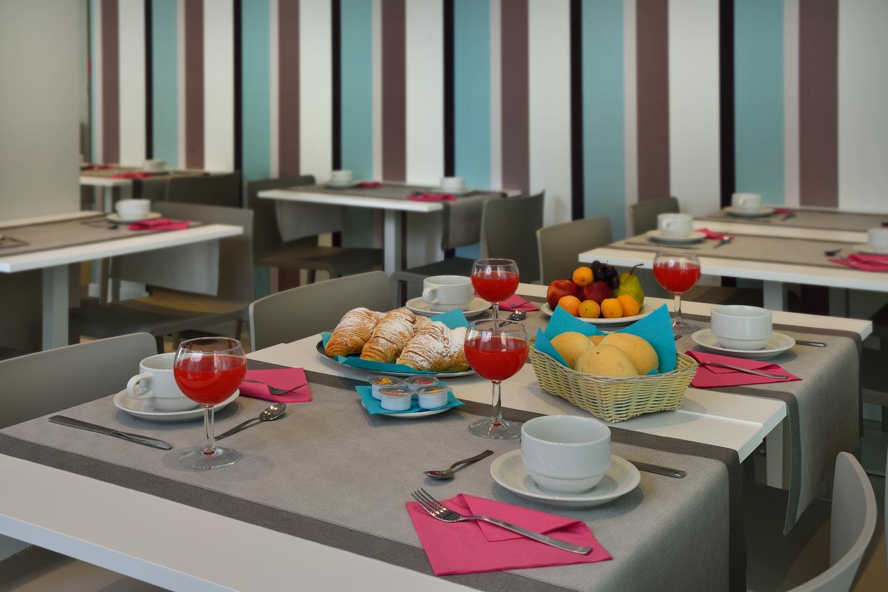 Embassy Hotel & Spa Cattolica Esterno foto