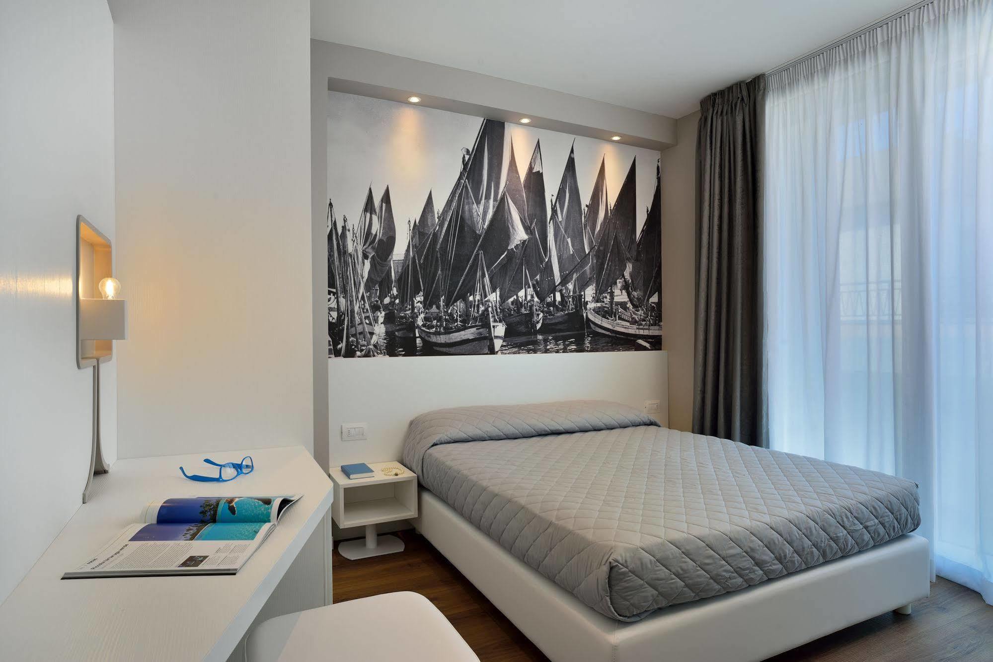 Embassy Hotel & Spa Cattolica Esterno foto
