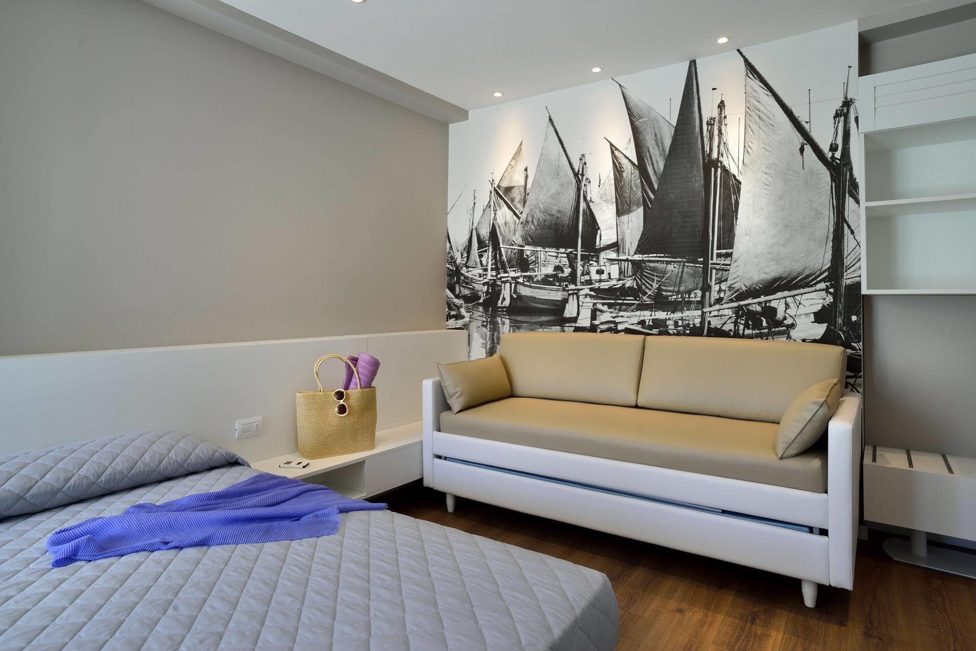 Embassy Hotel & Spa Cattolica Esterno foto
